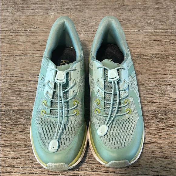 KIZIK London Sneaker Surf‎ Spray/Granite Green Sz 7 - Picture 1 of 8